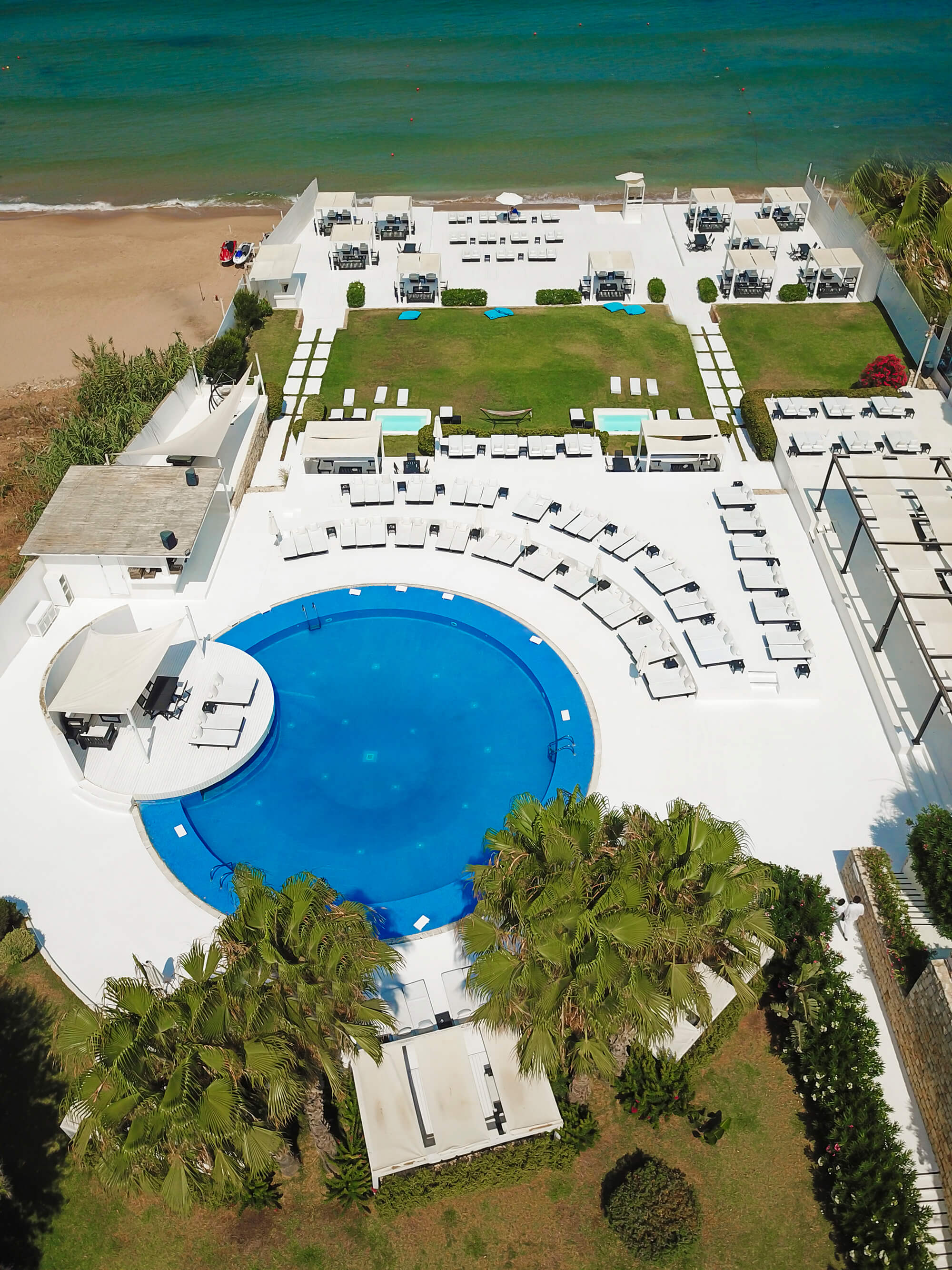 The Ambiance & Settings